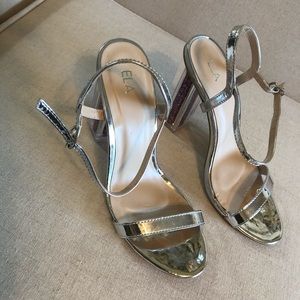SOLD!!! Sandals Silver!!
